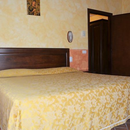 Hotel Oasi Neumann Cortone Extérieur photo