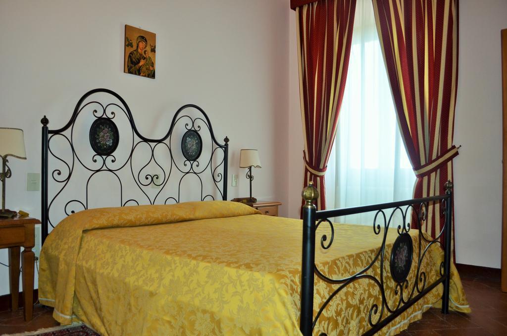 Hotel Oasi Neumann Cortone Extérieur photo