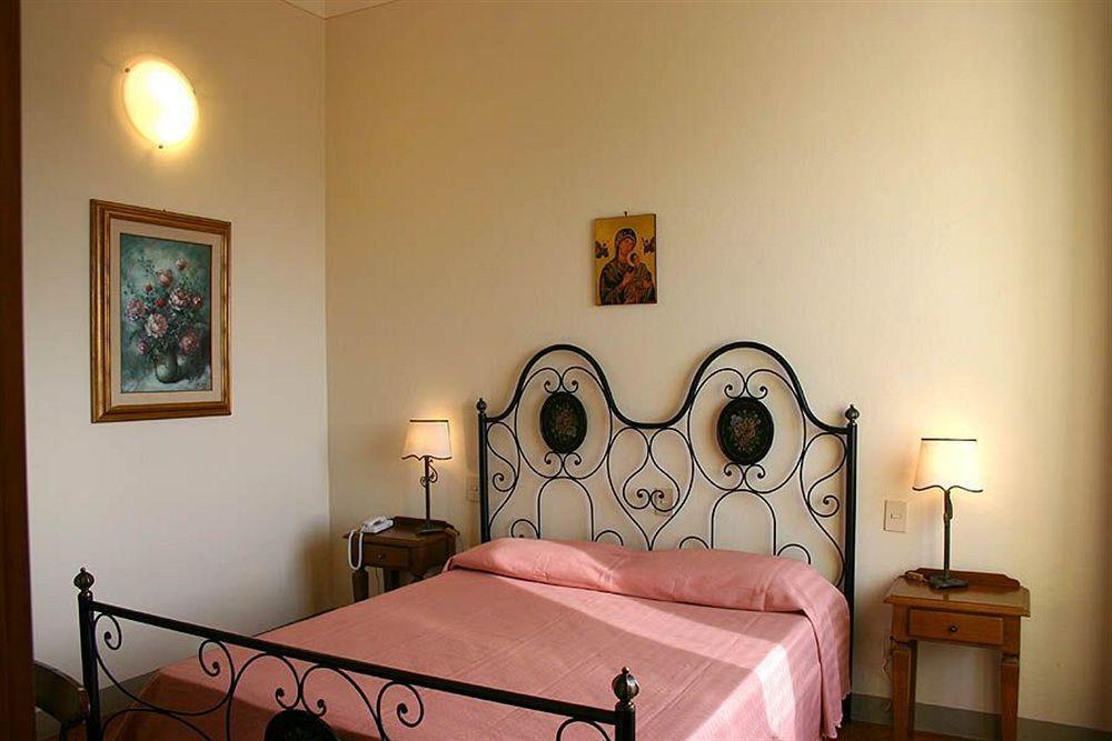 Hotel Oasi Neumann Cortone Extérieur photo