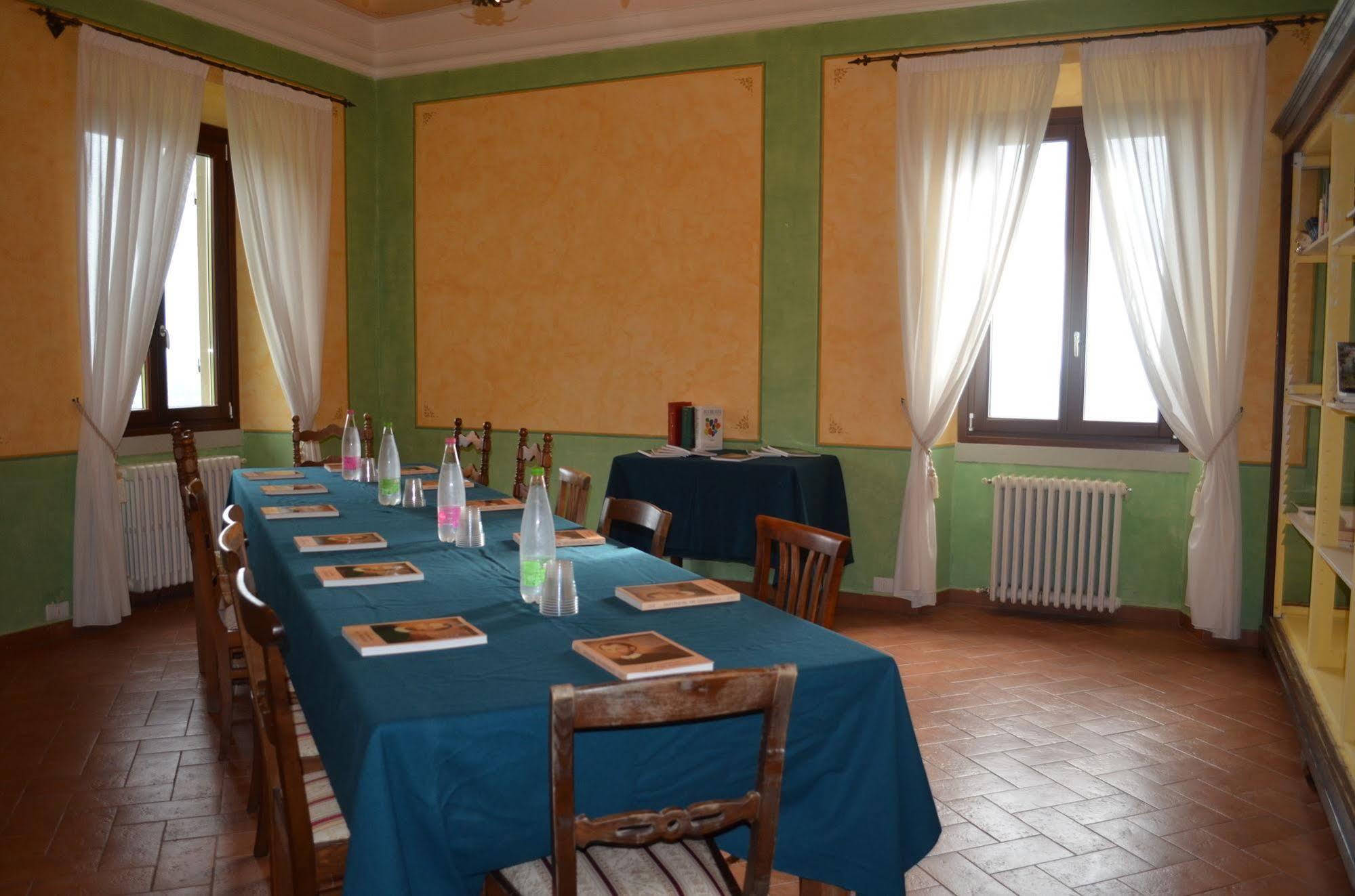 Hotel Oasi Neumann Cortone Extérieur photo