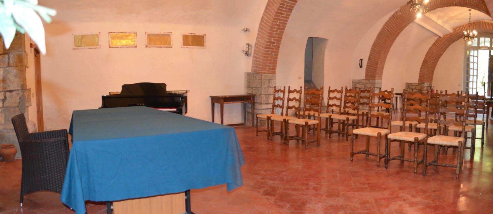 Hotel Oasi Neumann Cortone Extérieur photo