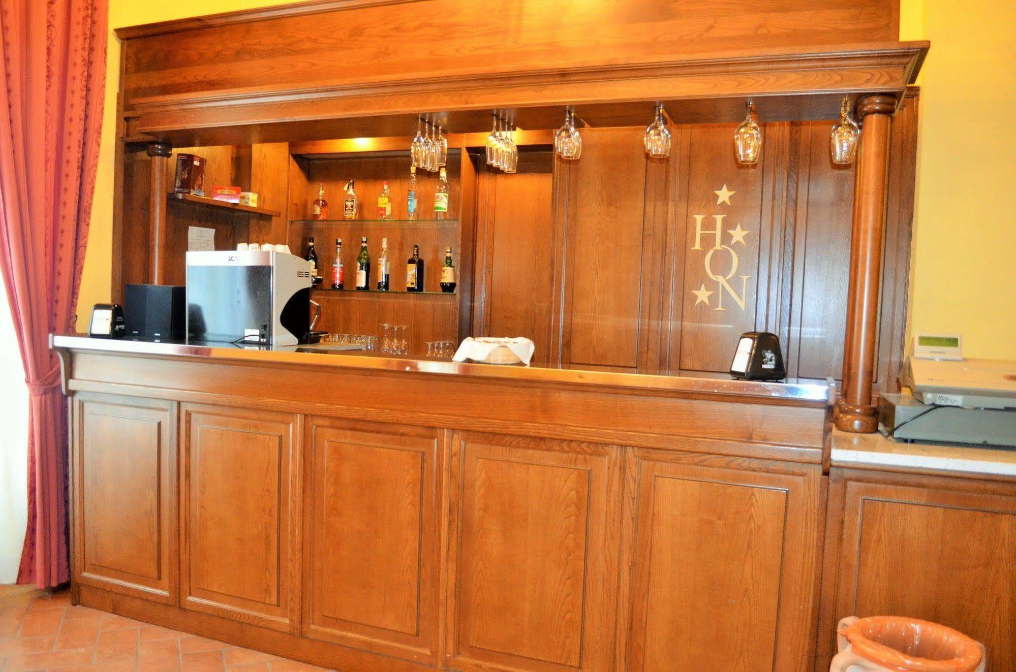 Hotel Oasi Neumann Cortone Extérieur photo